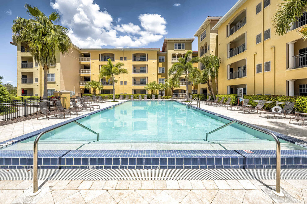 Casa Bella Gallery Pool View