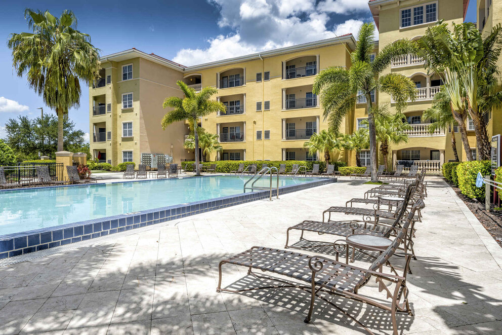 Casa Bella Gallery Pool View 2